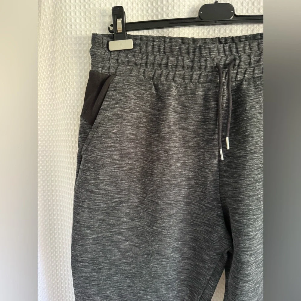 Puma Women's EVOSTRIPE joggers Pants Knitted‎ Black-Heather size large - Picture 4 of 16